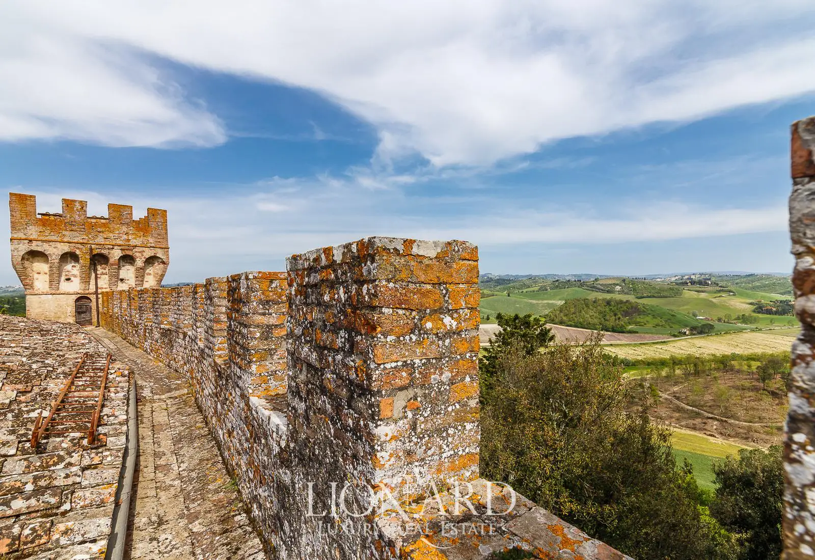 The Beauty of the Castle for Sale in Tuscany 