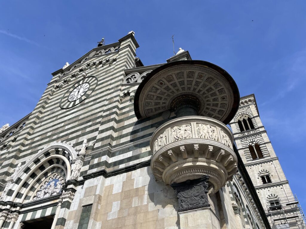 
The pulpit of Prato Cathedral is a work by Donatello and Michelozzo, created during the period from 1428 to 1438 (15th century).