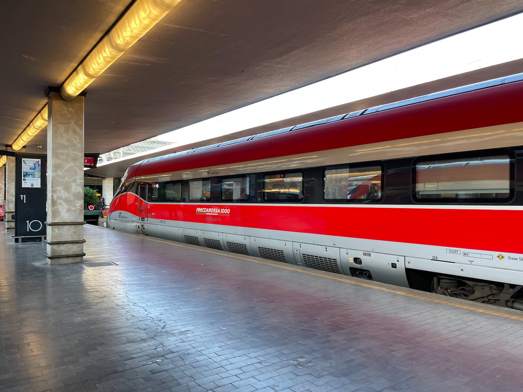  A high-speed Frecciarossa 1000 train was chartered by the Tuscany Region to take residents to the Turin Book Fair