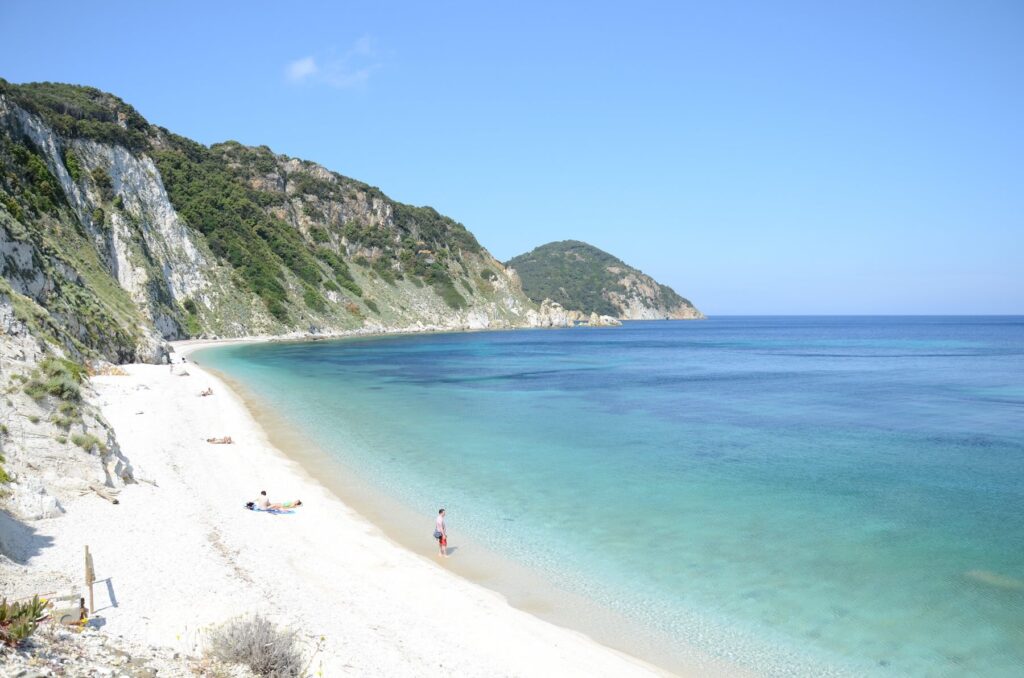 This photo of Sansone Beach was taken in May, a time when the beach is peaceful and uncrowded. During the summer months, this stunning spot is usually packed with visitors eager to enjoy its crystal-clear waters and breathtaking scenery.