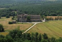 Free summer event in Siena: western musical lights up San Galgano Free summer event in Siena: western musical lights up San Galgano