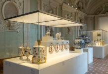 Firenze Déco at Palazzo Medici Riccardi: one of Florence’s most stylish exhibitions of 2026 Decorative ceramic pieces displayed in glass cases at the Firenze Déco exhibition inside Palazzo Medici Riccardi in Florence