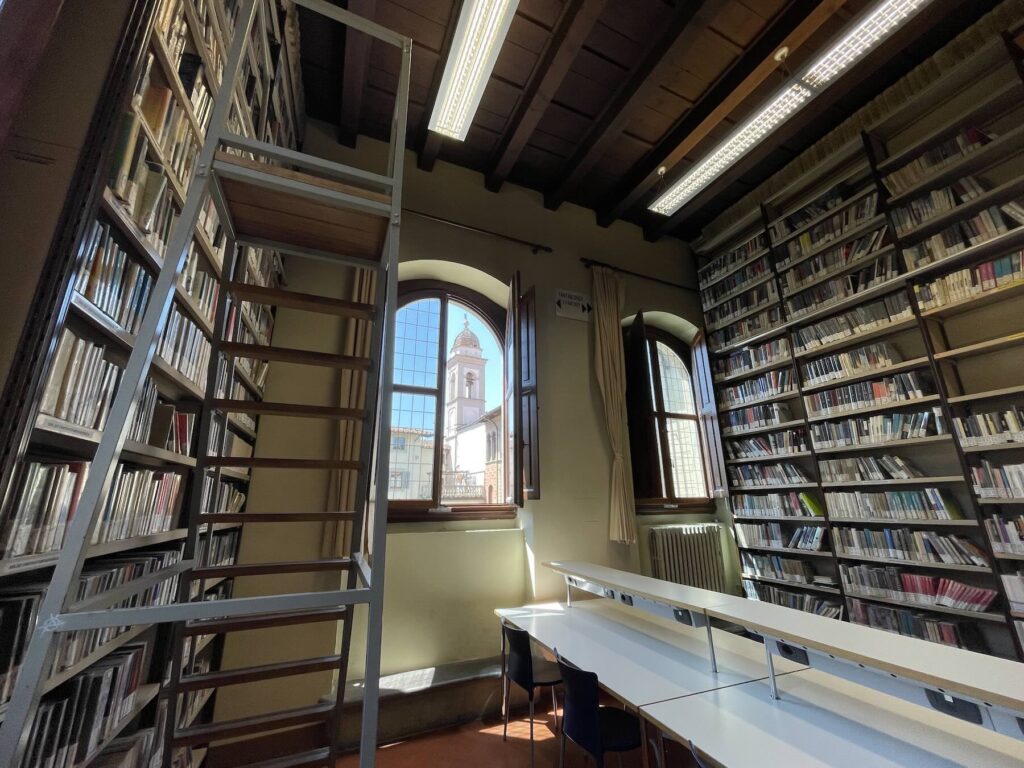One of the rooms inside the Borgo San Lorenzo Public Library.