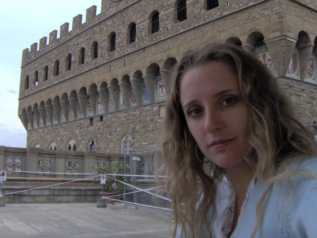 Florence Wine Windows: How a Forgotten Tradition Became an Instagram Attraction 3 Selfie taken during my visit to the Uffizi Gallery in Florence in 2005, before the museum’s rooftop café opened.