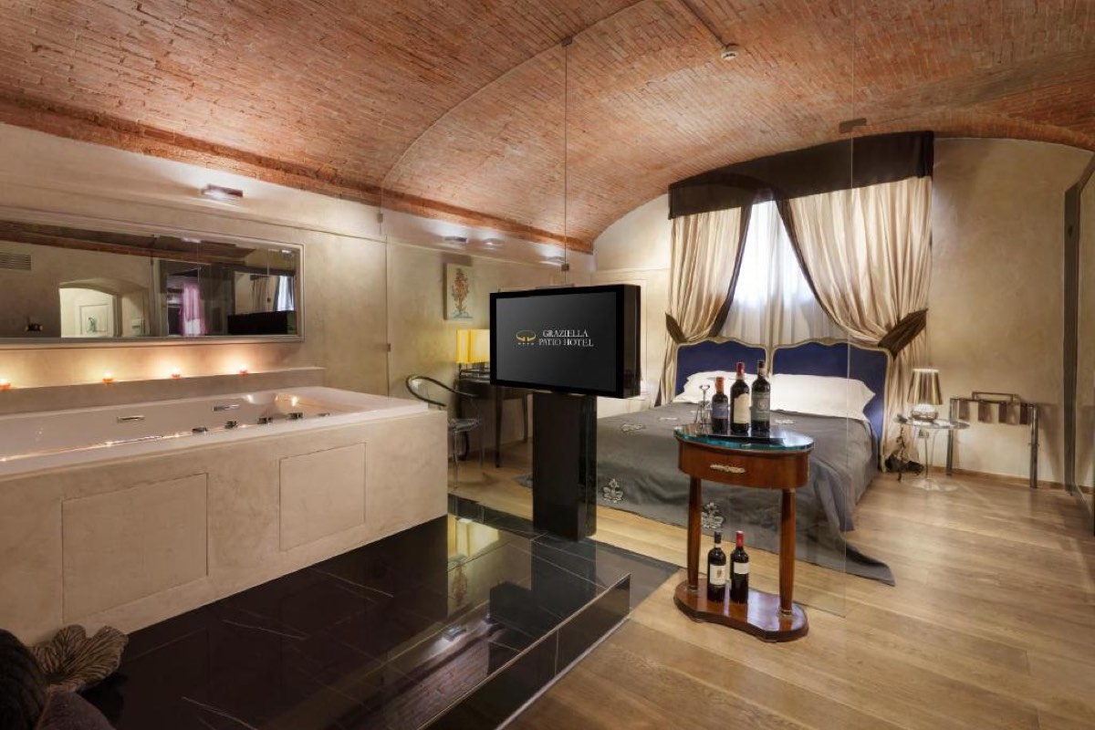Best Arezzo Hotels for a Memorable Stay in Tuscany 15 Suite with jacuzzi tub at Graziella Patio Hotel, Arezzo